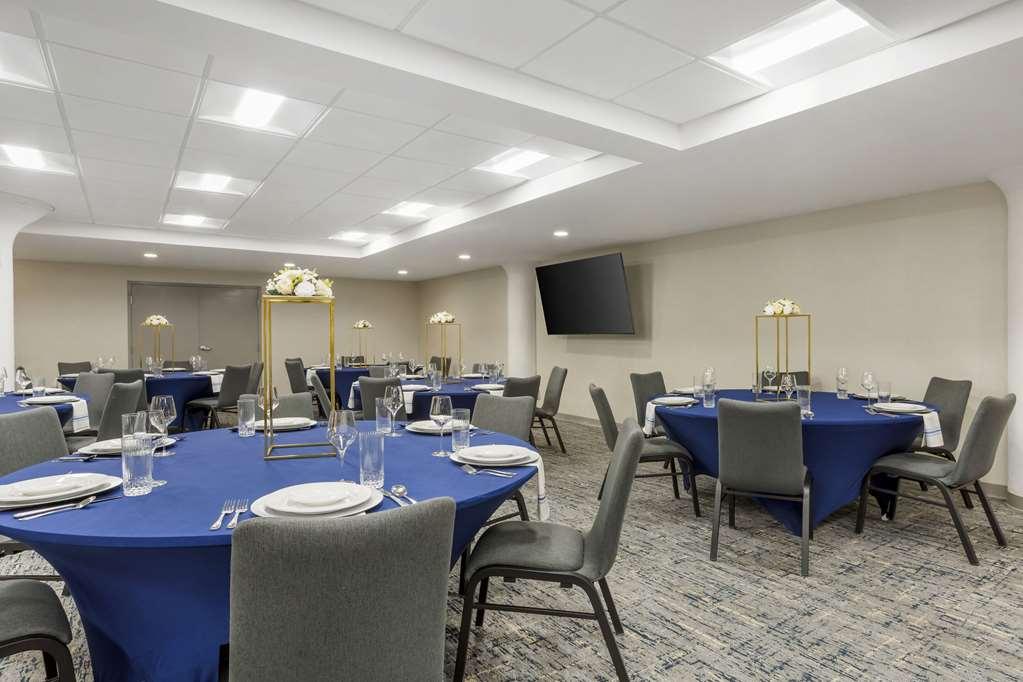 Comfort Inn & Suites Newark Liberty International Airport Facilidades foto